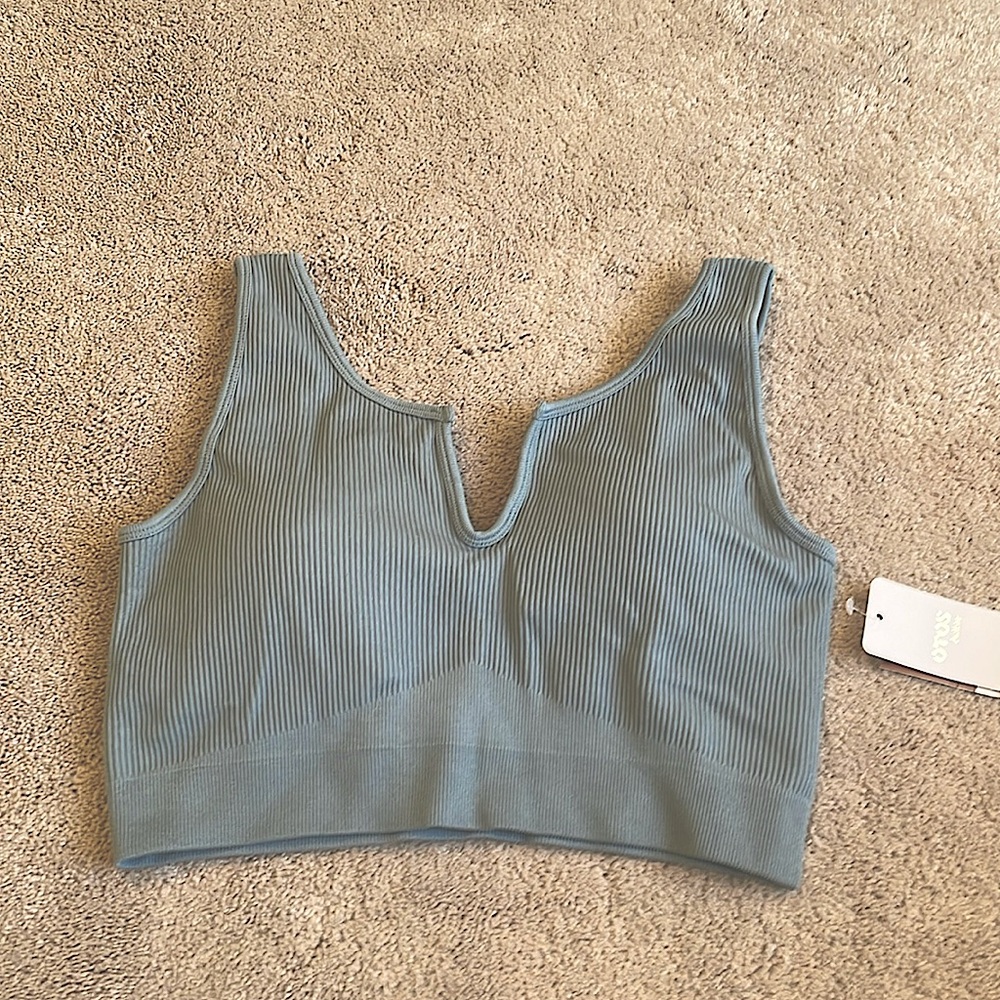 NWT medium support sports bra